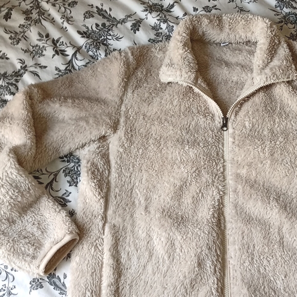 Uniqlo Sweaters - Uniqlo sherpa sweater